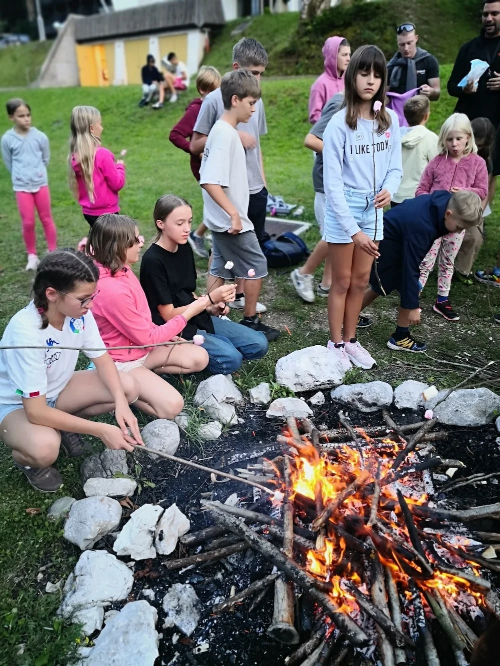 Poletni tabori za otroke: kako poteka tipičen dan?